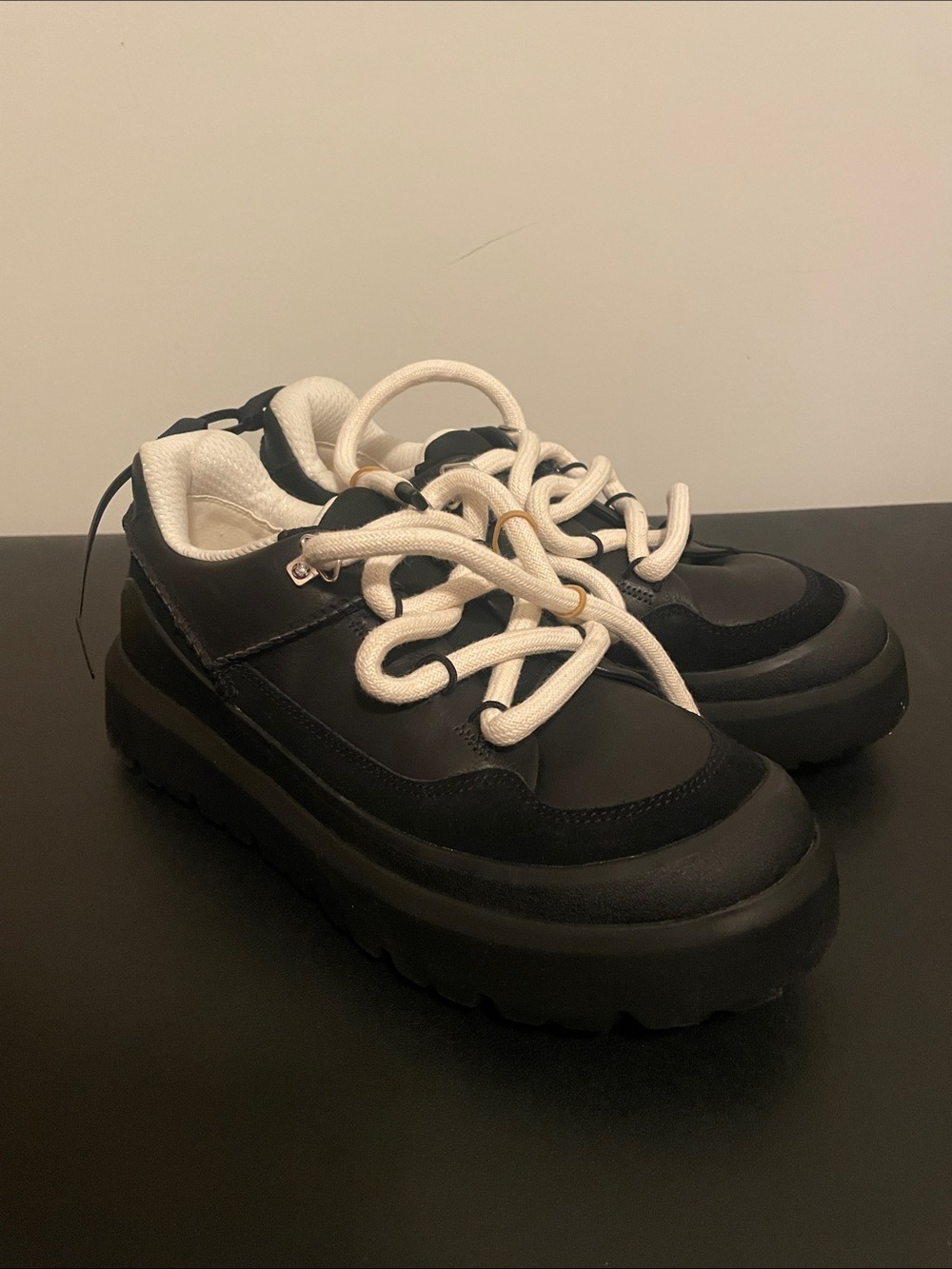 UGG Heritage Utility Sneaker Men’s 10 new